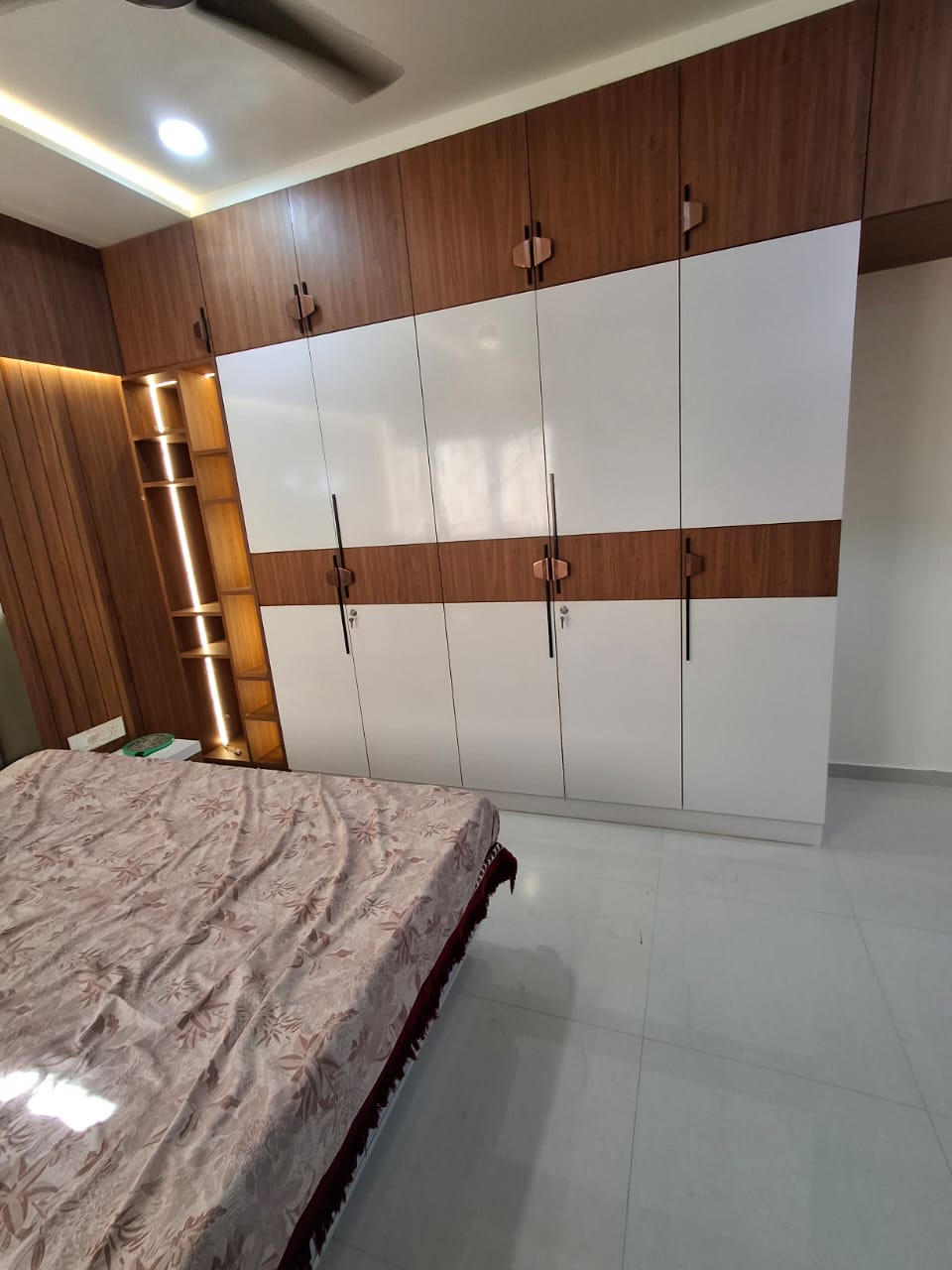 An beautyfull and crazy room photo